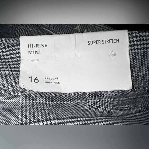 American Eagle Super High Rise Mini Skirt Size 16 NWT - Picture 4 of 5